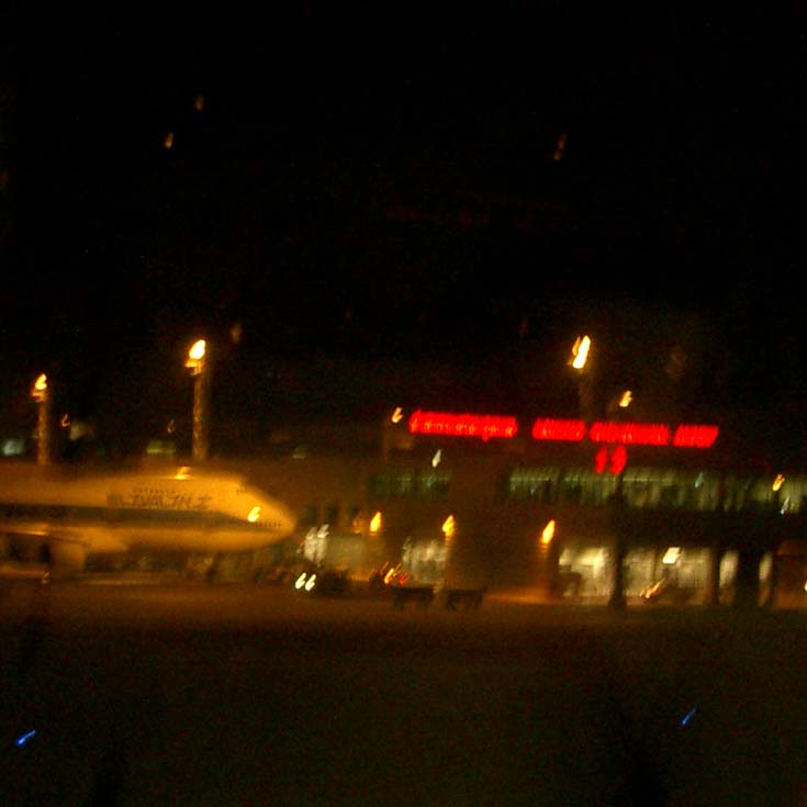 夜のドムアン空港